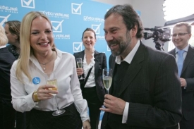 Odhady výsledků voleb vyvolaly radost ve štábu Věcí veřejných.