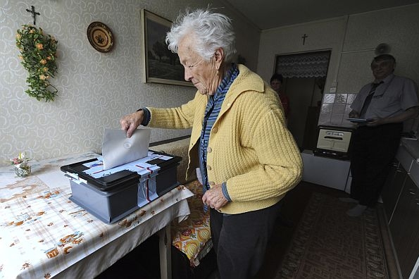 Zahraniční média si všímají ekonomických aspektů českých voleb.