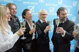 Věci veřejné se dostanou letos do sněmovny s 11 %.