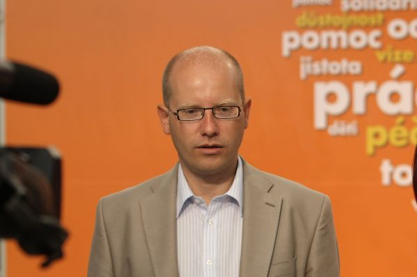 Bohuslav Sobotka boj nevzdává, chce sestavit vládu.