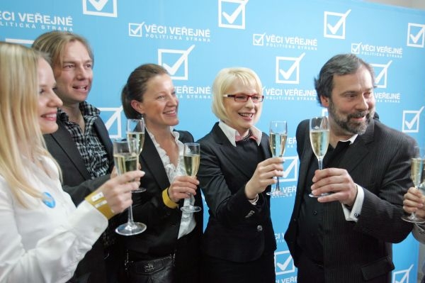 Oslava, jednání, referendum. Věci veřejné plánují referendum.