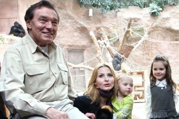 Karel Gott s manželkou Ivanou a dcerami Charlotte a Nelly.