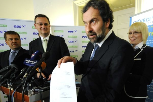 Představitelé ODS a Věcí veřejných jednali o společné vládě.