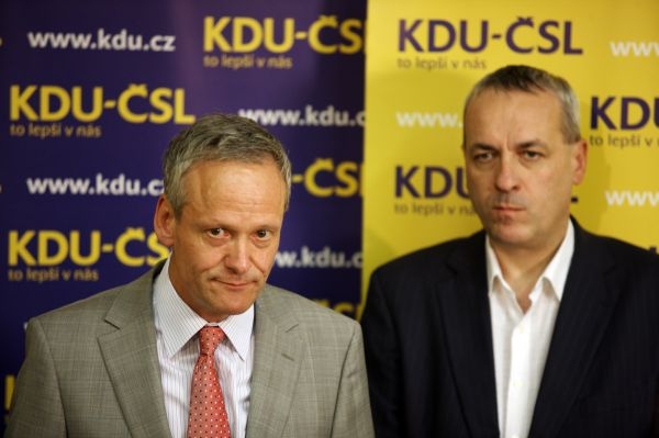 Cyril Svodoba rezignoval na funkci předsedy KDU-ČSL po volební prohře.