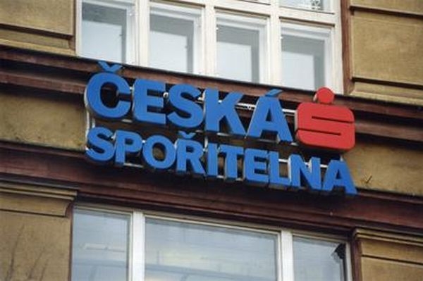 Česká spořitelna od září výrazně zvýší své poplatky.