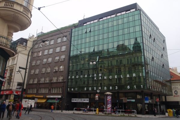 Budova Albatrosu byla v letech 1996 a 1997 zrekonstruována.