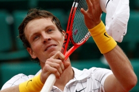 Šťastný Tomáš Berdych po čtvrtfinálové výhře nad Južným. Šťastný Tomáš Berdych po čtvrtfinálové výhře nad Južným.