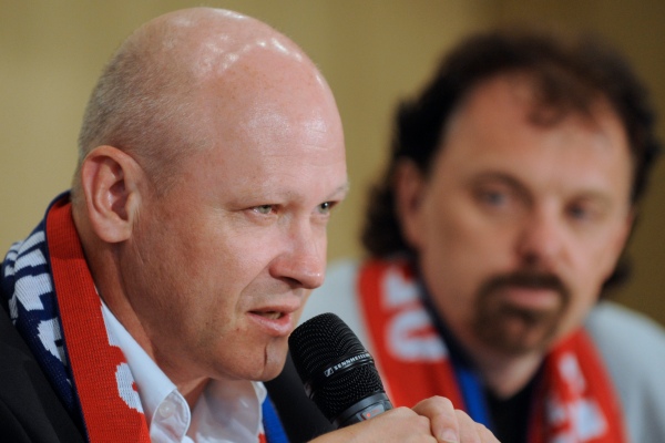 Šéf ČMFS Ivan Hašek čelí problémům. Karel Kapr ho chce svrhnout.