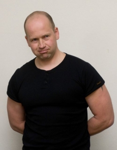 Vlastimil Kostěnec byl odhalem při kontrole extremismu v české armádě.
