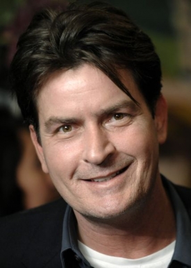 Americký herec Charlie Sheen.