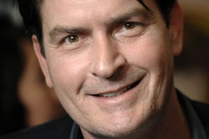 Americký herec Charlie Sheen.