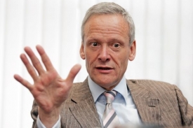 Bývalý lídr lidovců Cyril Svoboda bude poradce náměstkyně Bambasové.