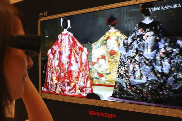 3D televizor firmy Sharp.