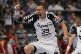 Filip Jícha se raduje po vítězství ve finále Ligy mistrů.