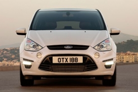 Nový Ford S-MAX zapracoval na svém vzhledu.