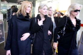 (Zleva) Ivana Gottová, Sabina Laurinová a Kateřina Brožová.