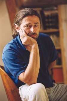 Posmutnělý účastník výstavy Martin Mainer.