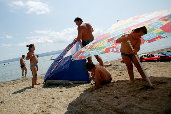 Čeští policisté pomohou turistům řešit případné problémy.