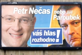 Sociální demokraté utráceli nejvíce, teď chtějí strop.