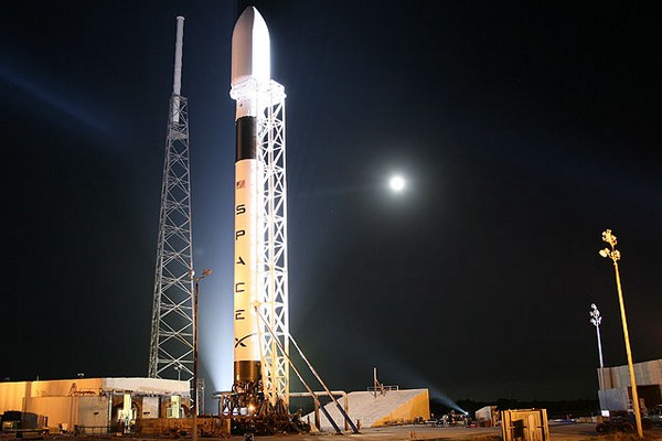 K Falconu 9 upíná své naděje i NASA.
