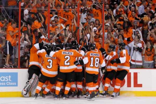 Oranžové peklo ve Philadelphii. Oranžové peklo ve Philadelphii.