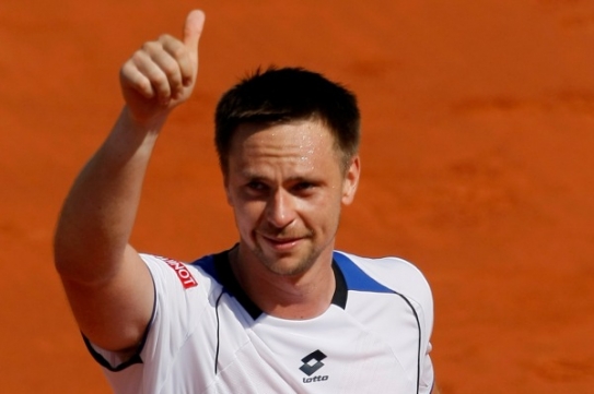 Robin Söderling postoupil znovu do finále. A opět v něm prohrál. Robin Söderling postoupil znovu do finále. A opět v něm prohrál.