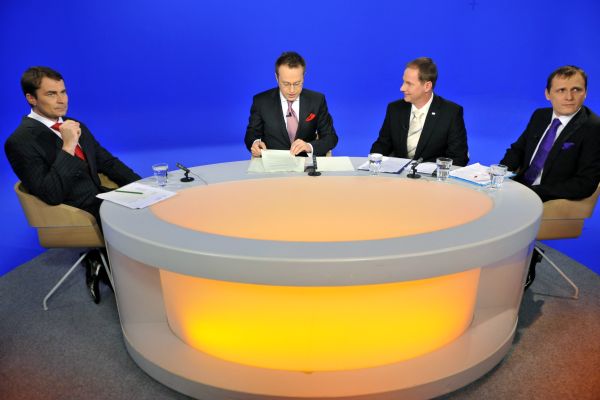 David Vodrážka, Petr Gazdík a Vít Bárta v Otázkách Václava Moravce.