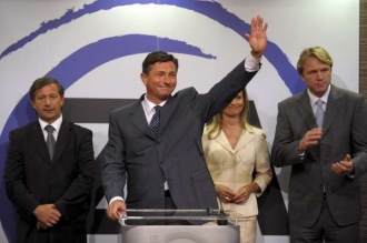 O chlup,. ale přece... Premiér Pahor spokojený s referendem.