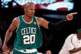 Basketbalisté Bostonu vyrovnali finálovou sérii.