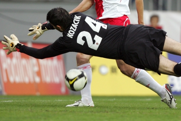 Matúš Kozáčik.