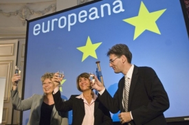 Ze slavnostního otevření digitální knihovny Europeana (2008). Ze slavnostního otevření digitální knihovny Europeana (2008).