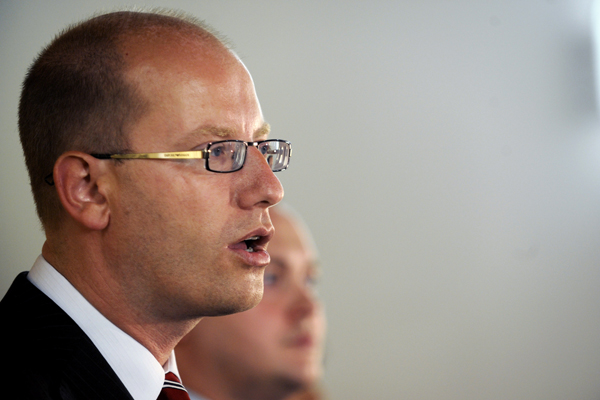 Bohuslav Sobotka je pro Dohnalovu rezignaci.