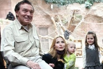Karel Gott s manželkou Ivanou a dcerami Charlottou a Nelly.