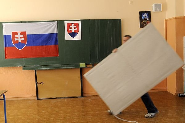 Volební místnosti se uzavřou v deset večer.