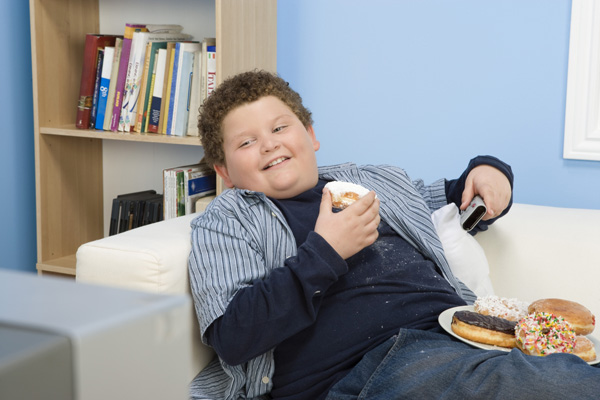 Obezita způsobuje zdravotní problémy dospělým i dětem.