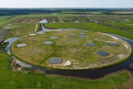 Jedna část teleskopu LOFAR umístěná v Nizozemsku.