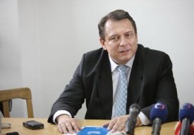 Jiří Paroubek chce ve sporu s Janem Kubicem pokračovat.