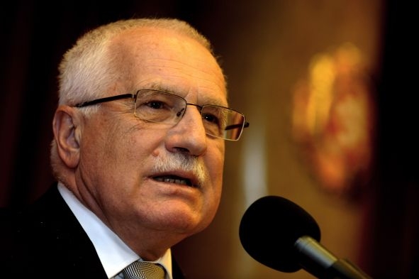 Prezident sdělil, že povodním se může předcházet jinou prací s půdou.