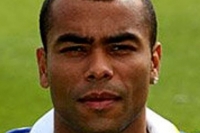 Anglický zadák Ashley Cole.