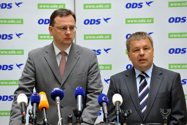 Petr Nečas a Petr Tluchoř (vpravo).