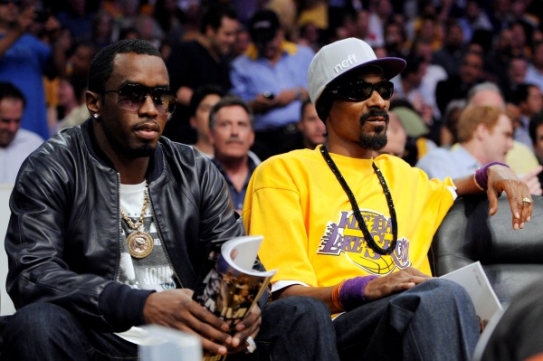 Rapeři Diddy (vlevo) a Snoop Dogg. Rapeři Diddy (vlevo) a Snoop Dogg.