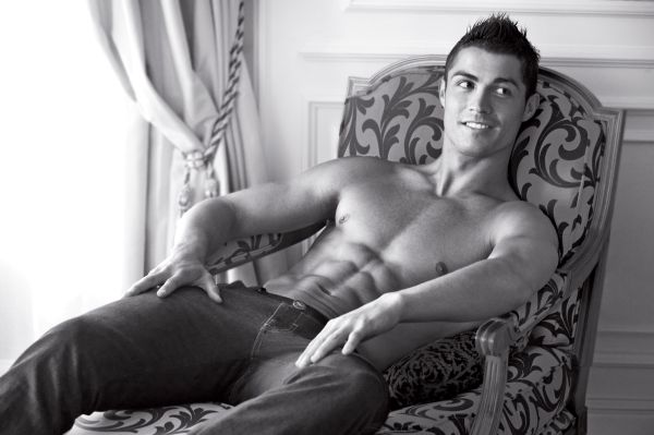 Cristiano Ronaldo coby tvář Armaniho. 