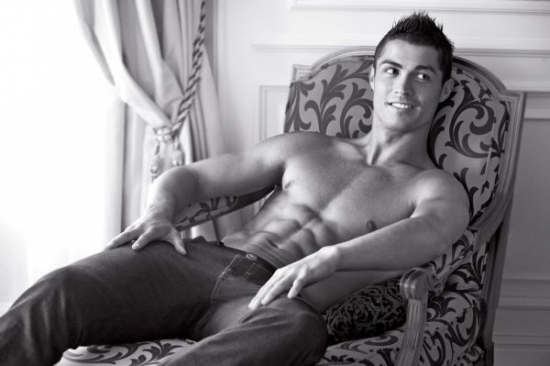 Cristiano Ronaldo coby tvář Armaniho.