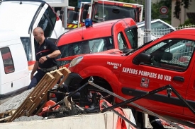 Velká voda vytopila i hasičskou stanici v Draguignanu.