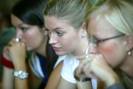 O prázdninách to budou mít těžké asi i tyto studentky plzeňských práv.