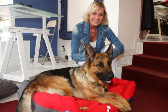 Helena Vondráčková s fenkou Elsou.