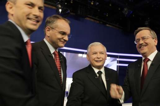 Kandidáti na prezidenta: Napieralski, Pawlak, Kaczyński a Komorowski.
