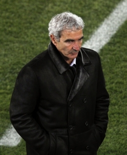 Raymond Domenech není u francouzských fotbalistů příliš oblíben.