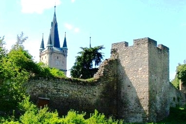 Tachov má stále zajímavé hradby.