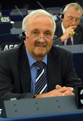 Bullman: Proti bankám není občanská společnost dost silná.